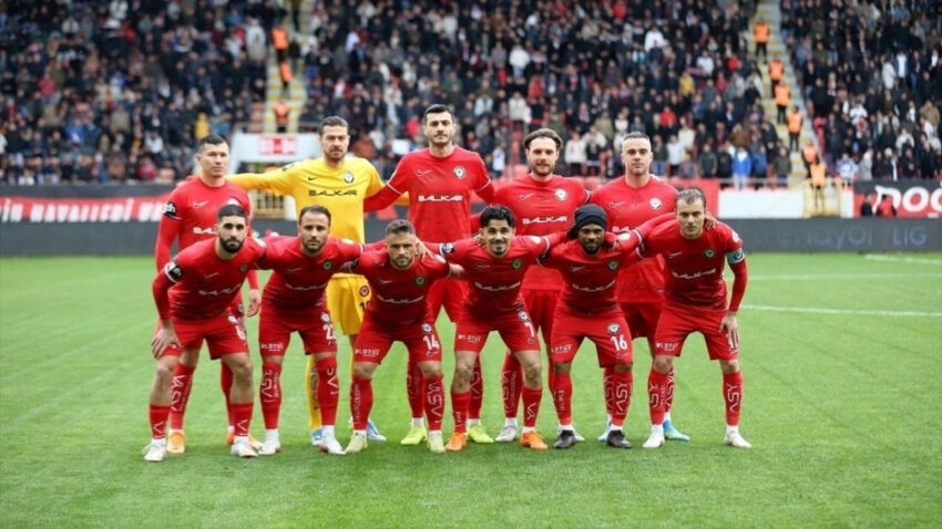 Corum fkyi birakti istanbul takimiyla anlasti E7haRuvu