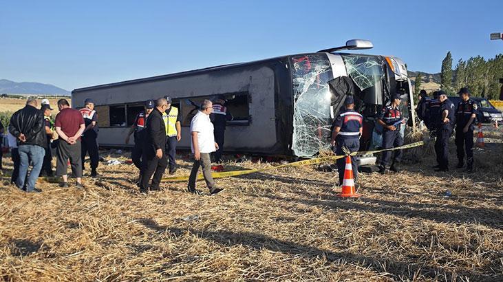 Amasya’da yolcu otobüsü devrildi: 2’si ağır 46 kişi yaralandı Img