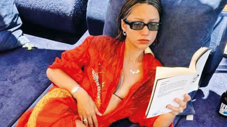 Kız kıza tatil Img