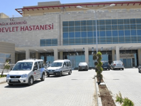 Siverekte tarim iscilerini tasiyan minibus sarampole devrildi 4 yarali SdbZ7Rv3